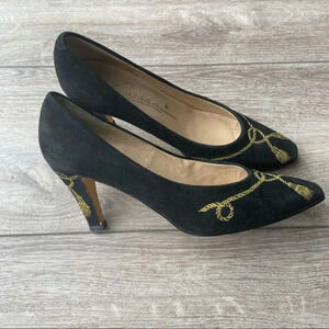 Caressa Made in Spain Suede Leather Embroidery Pumps